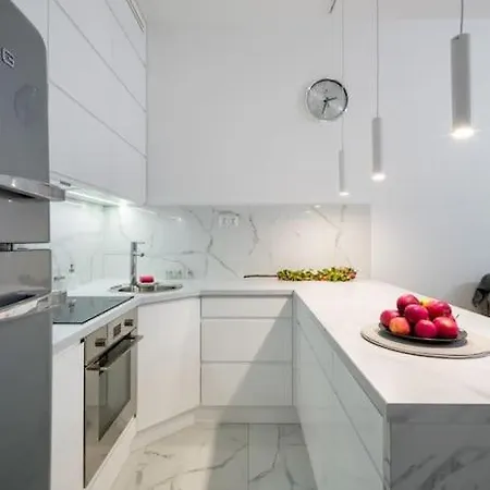 דירה Charming In Calm And Area *